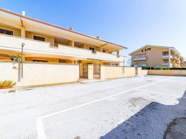 Appartamento in vendita a Pomezia RM
