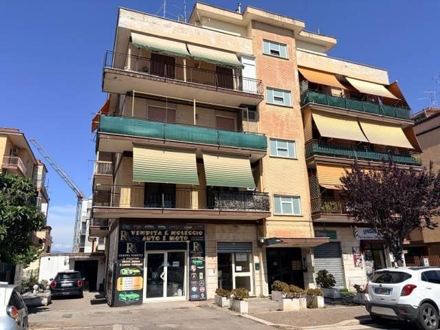 Appartamento in vendita a Pomezia RM