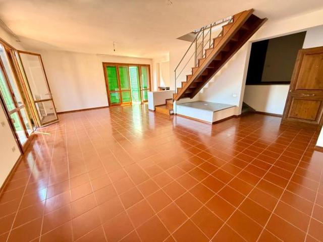 Appartamento in vendita a Ponsacco 250 mq Rif: 1404275