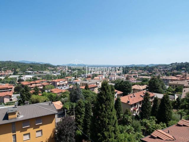 Appartamento in vendita a Ponte Lambro CO