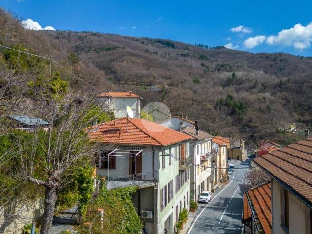 Appartamento in vendita a Pornassio IM