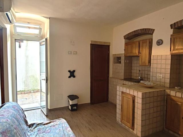 Appartamento in vendita a Porta a Mare Livorno in Da rivedere composto da 2vani