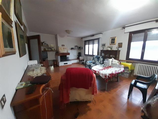 Appartamento in vendita a Porta a Terra Livorno in Da rivedere composto da 5vani