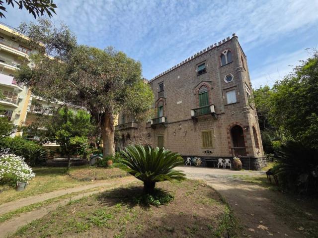 Appartamento in vendita a Portici NA