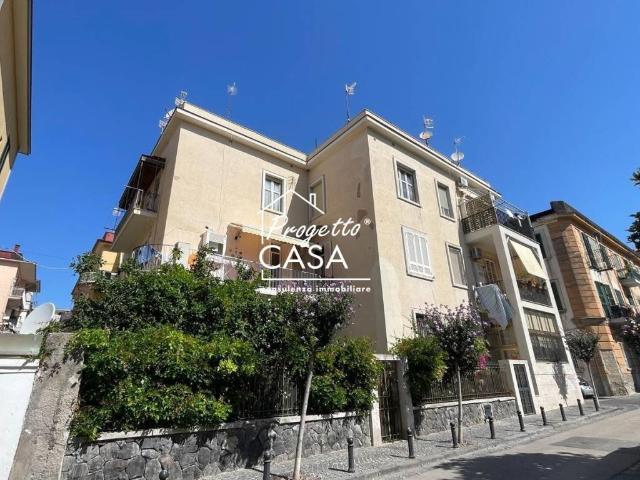 Appartamento in vendita a Portici NA