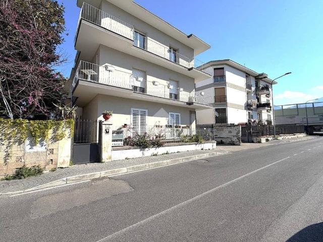 Appartamento in vendita a Portici NA