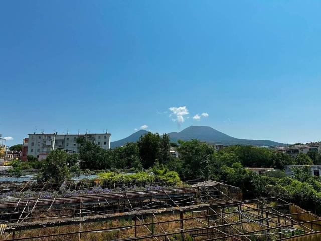 Appartamento in vendita a Portici NA