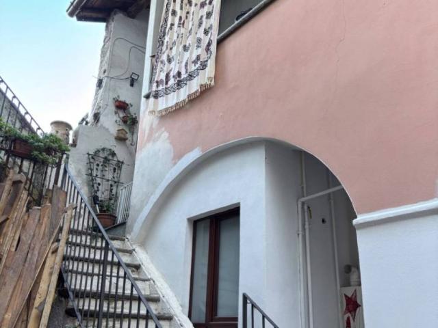 Appartamento in vendita a Porto Ceresio VA