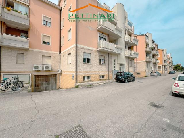 Appartamento in vendita a Porto Recanati, Quartiere Ovest Grotte Montarice