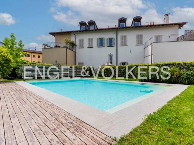 Appartamento in vendita a Porto Valtravaglia VA