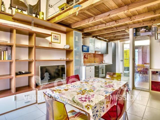 Appartamento in vendita a Porto Valtravaglia VA