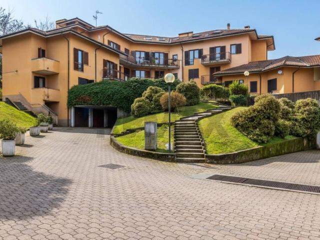 Appartamento in vendita a Porto Valtravaglia VA