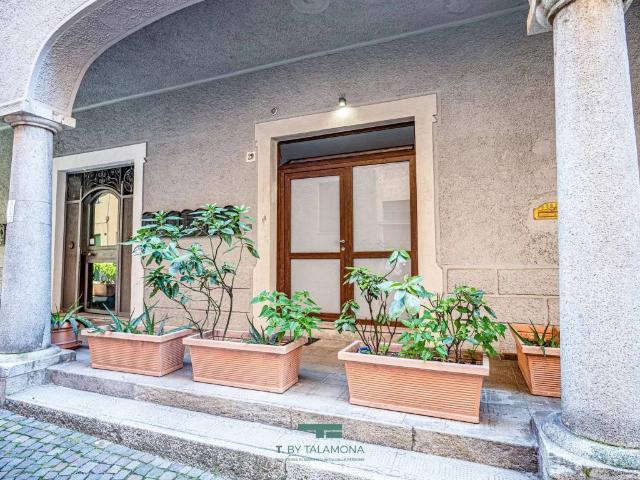 Appartamento in vendita a Porto Valtravaglia VA