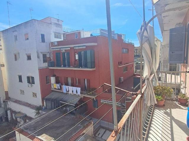 Appartamento in vendita a Pozzuoli NA