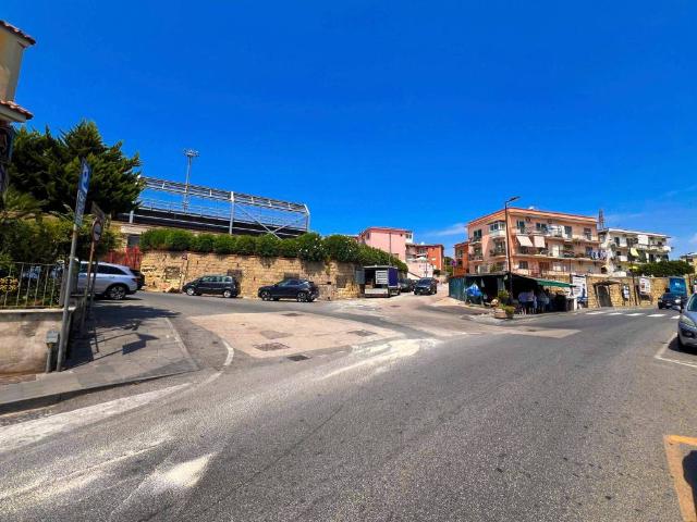 Appartamento in vendita a Pozzuoli NA