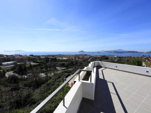 Appartamento in vendita a Pozzuoli NA