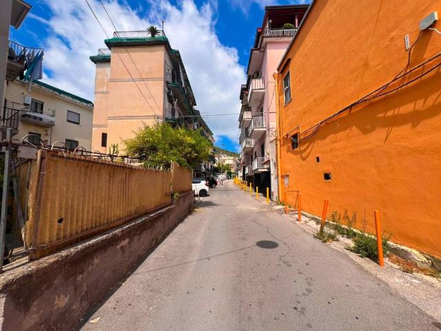 Appartamento in vendita a Pozzuoli NA