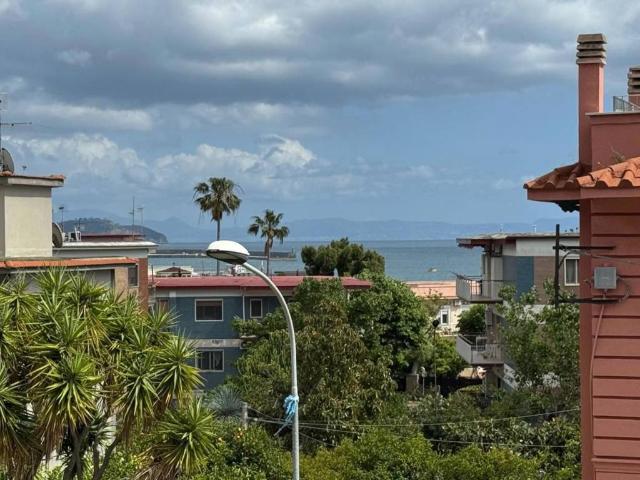 Appartamento in vendita a Pozzuoli NA