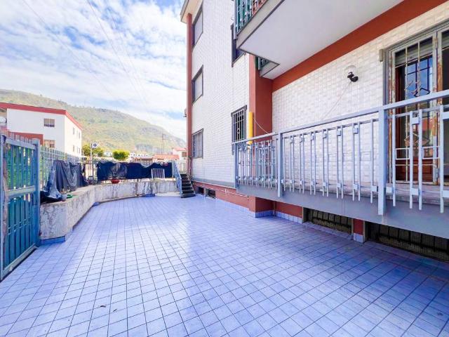 Appartamento in vendita a Pozzuoli NA