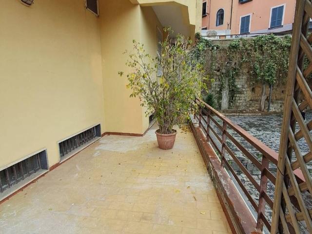 Appartamento in vendita a Pozzuoli NA