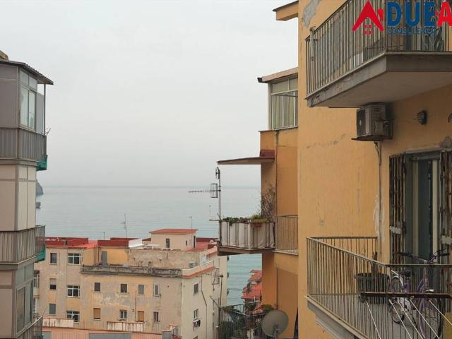 Appartamento in vendita a Pozzuoli NA