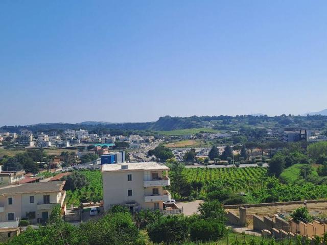 Appartamento in vendita a Pozzuoli NA