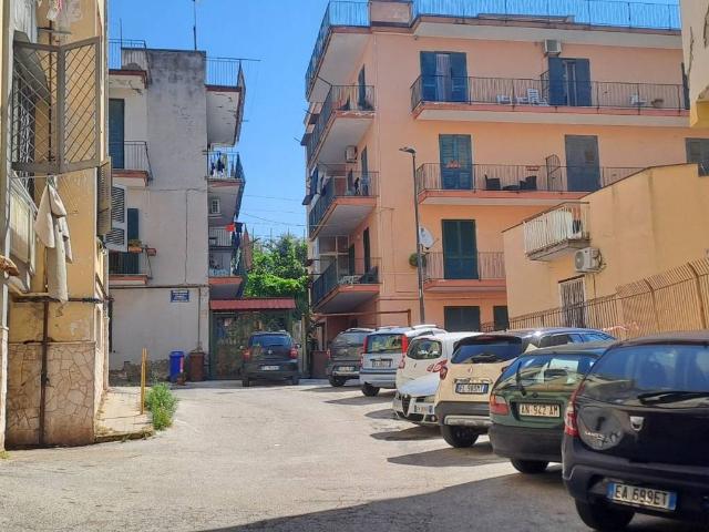 Appartamento in vendita a Pozzuoli NA