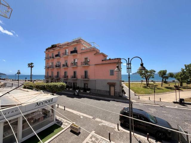 Appartamento in vendita a Pozzuoli NA