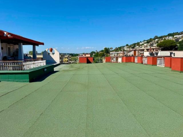 Appartamento in vendita a Pozzuoli