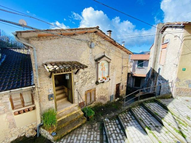 Appartamento in vendita a Pozzaglia Sabina RI