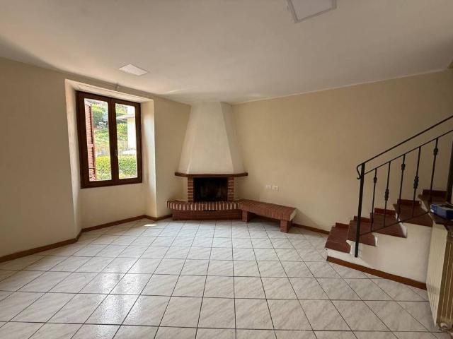 Appartamento in vendita a Pradalunga BG