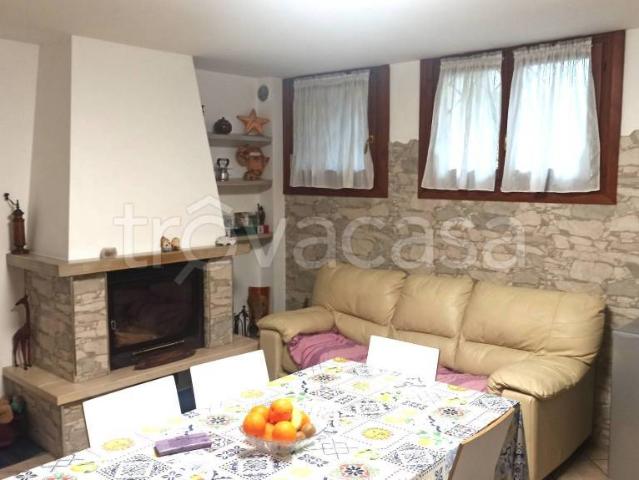 Appartamento in vendita a Prato via Tobbianese, Vergaio Tobbiana