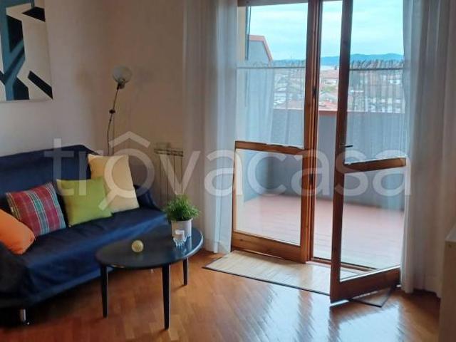 Appartamento in vendita a Prato via dei Gobbi, Pistoiese Borgonovo