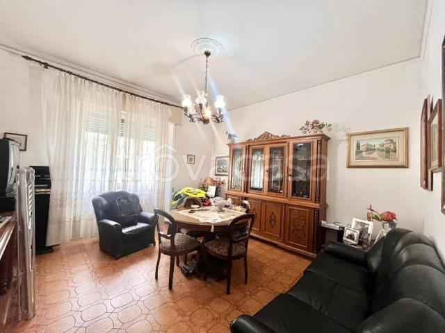 Appartamento in vendita a Prato via Reno, Sacrocuore