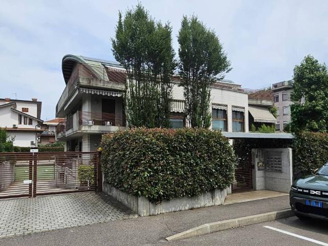 Appartamento in vendita a Pregnana Milanese MI