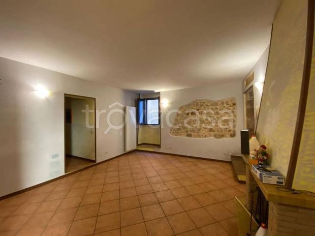 Appartamento in vendita a Priverno via Leo Leone, 5