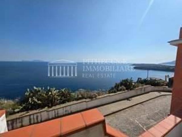 Appartamento in vendita a Procida NA