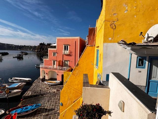 Appartamento in vendita a Procida NA