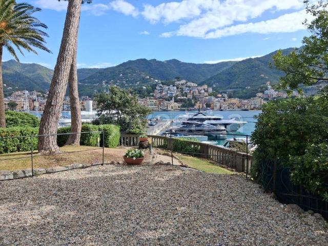 Appartamento in vendita a Rapallo via San Michele, 3, Porto