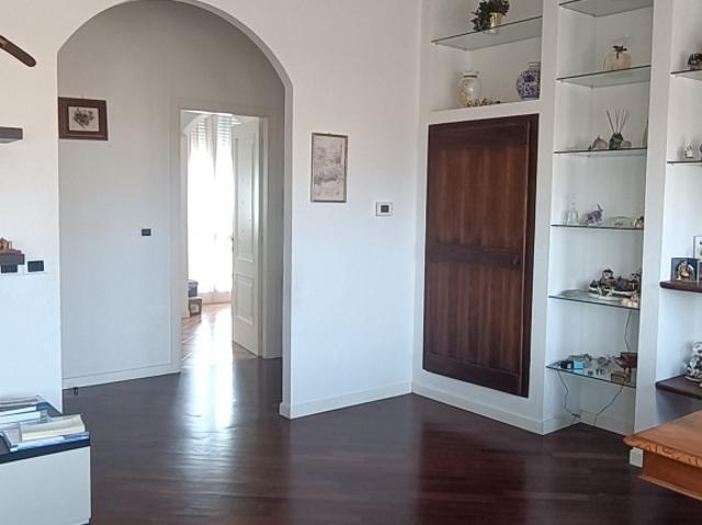 APPARTAMENTO in VENDITA a RAVENNA PIAZZA BARACCA di 5 vani