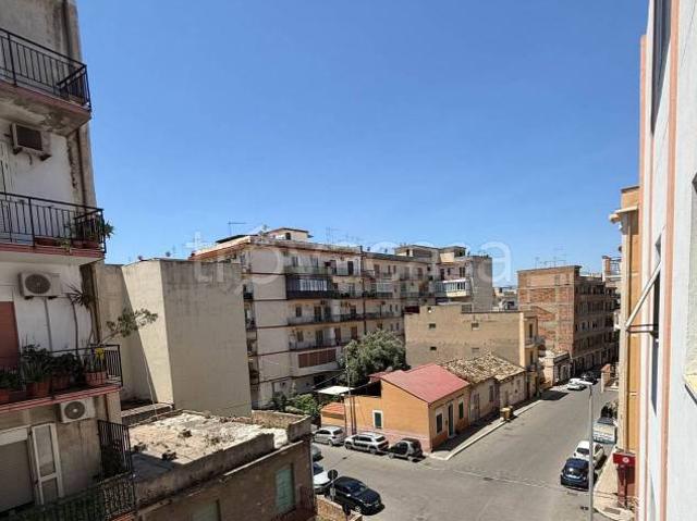 Appartamento in vendita a Reggio di Calabria via Nicola Furnari, Ferrovieri Stadio