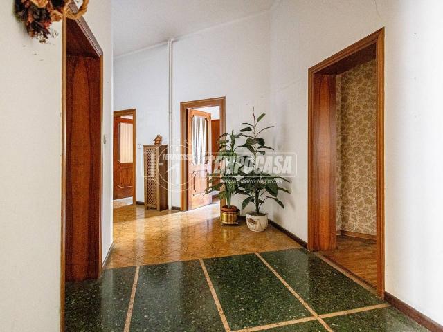 Appartamento in vendita a Reggio nell'Emilia