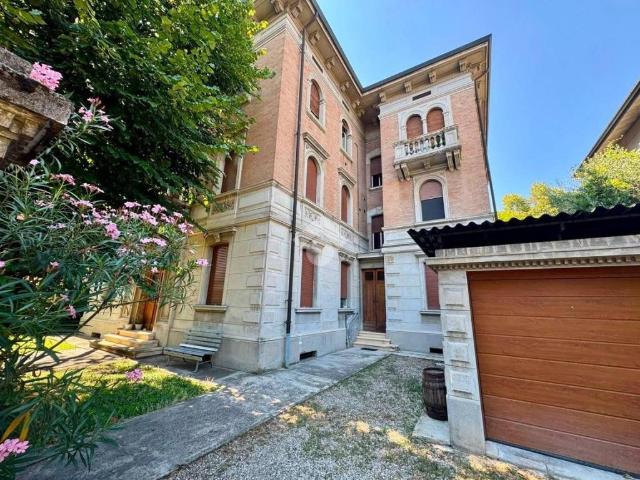 Appartamento in vendita a Reggio Emilia RE