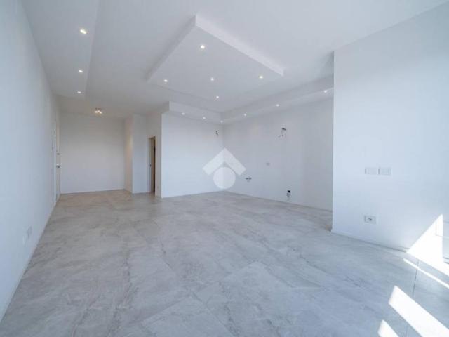 Appartamento in vendita a Reggio nell'Emilia viale Monte Grappa, 24, Centro Storico