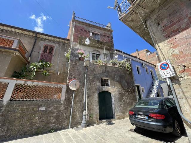 Appartamento in vendita a Reitano ME