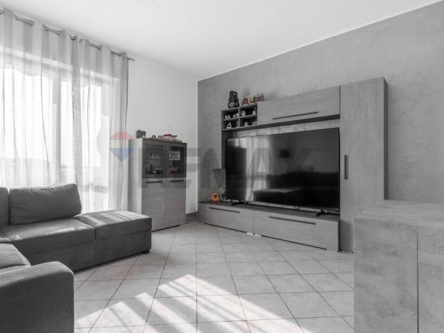 Appartamento in vendita a Rho, Zona San Pietro