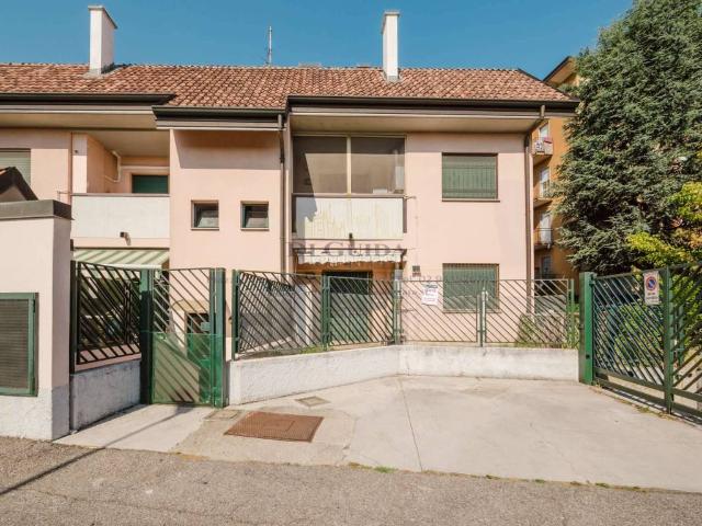 Appartamento in vendita a Rho MI