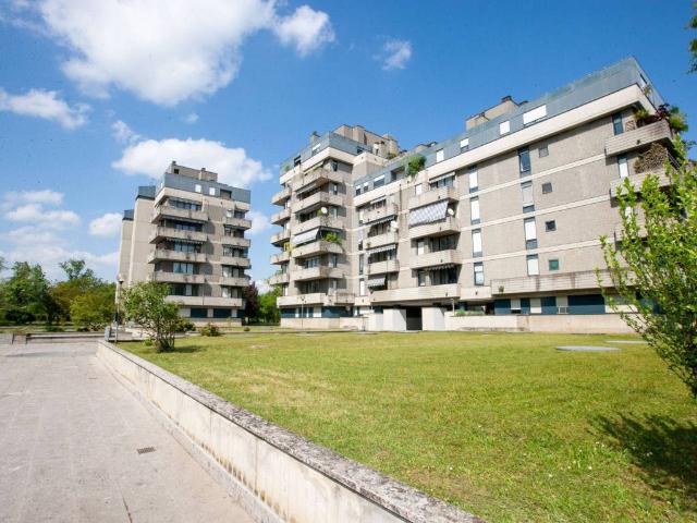 Appartamento in vendita a Rho MI
