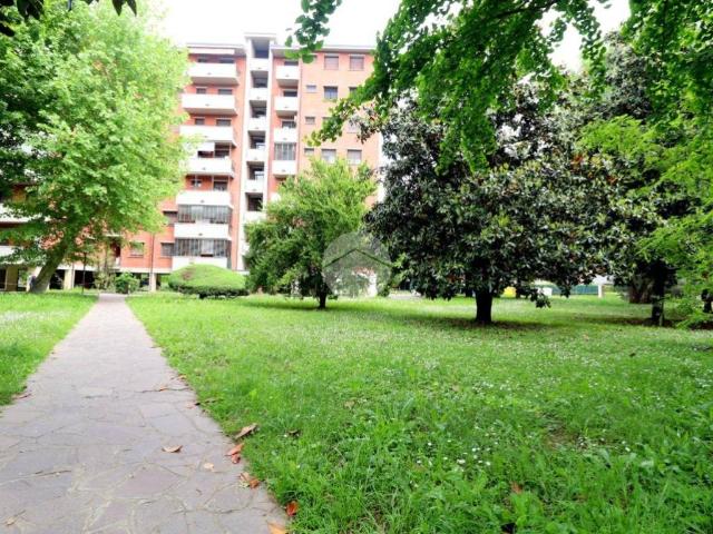 Appartamento in vendita a Rho MI