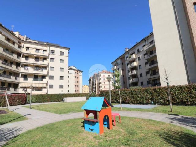 Appartamento in vendita a Rho MI